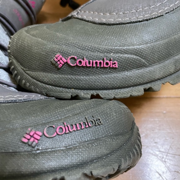 Columbia Omni-Heat Waterproof Winter Boots - Size 5 (Kids) - Picture 7 of 7